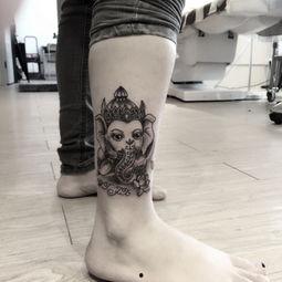 小腿纹身欧美泼墨图片,小腿泼墨纹身，释放自由灵魂的视觉冲击